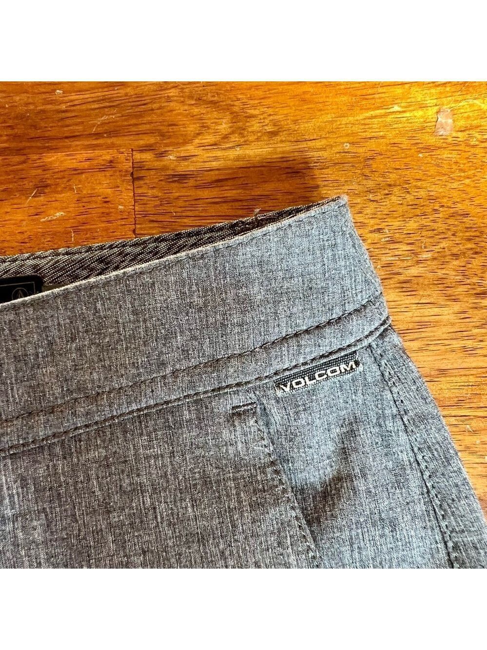 Volcom Men's Snt Frickin Static Surf Turf Hybrid Shorts Charcoal Size 34 - Picture 4 of 15